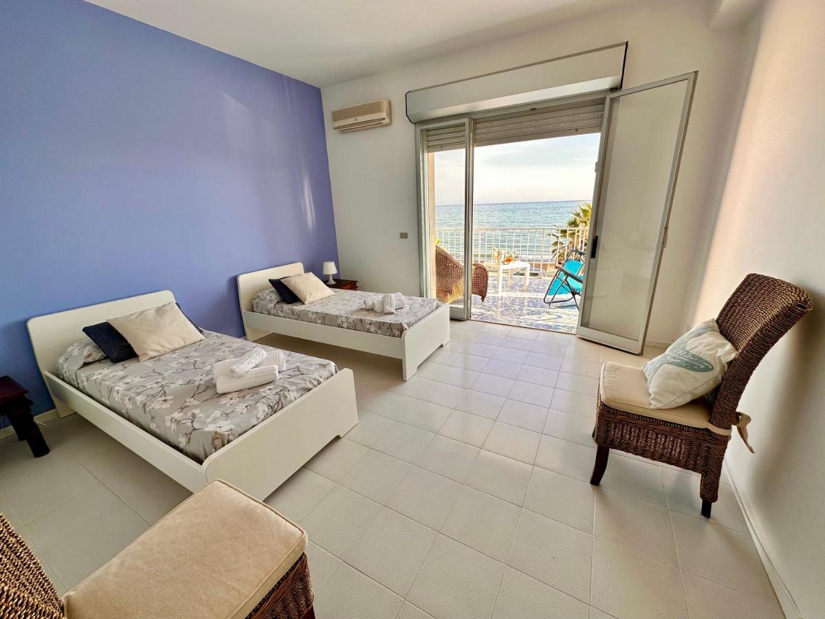 Апартаменты La Terrazza Sul Mare Шакка Экстерьер фото